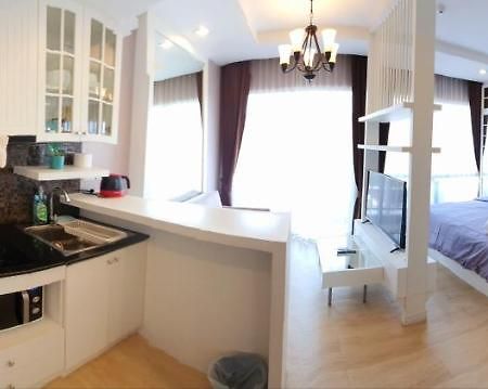 Cozy Near Beach 200M With Toproof Pool At Patio Bangsaen Exteriör bild